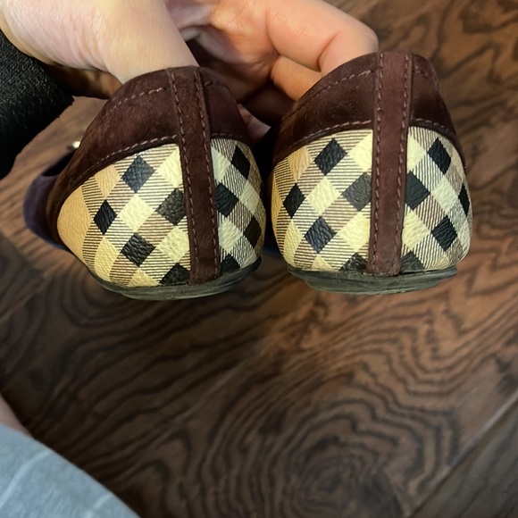 Women’s Burberry Flats - Picture 4 of 4